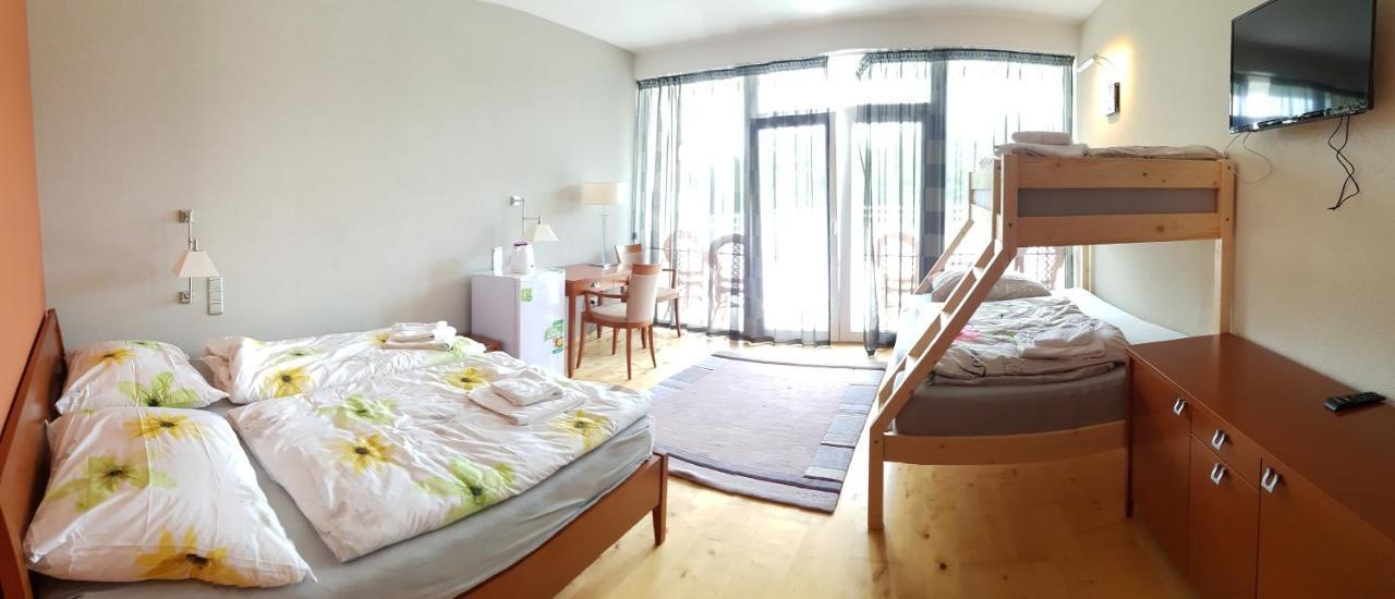 Apartmany Puerto Сенец Экстерьер фото