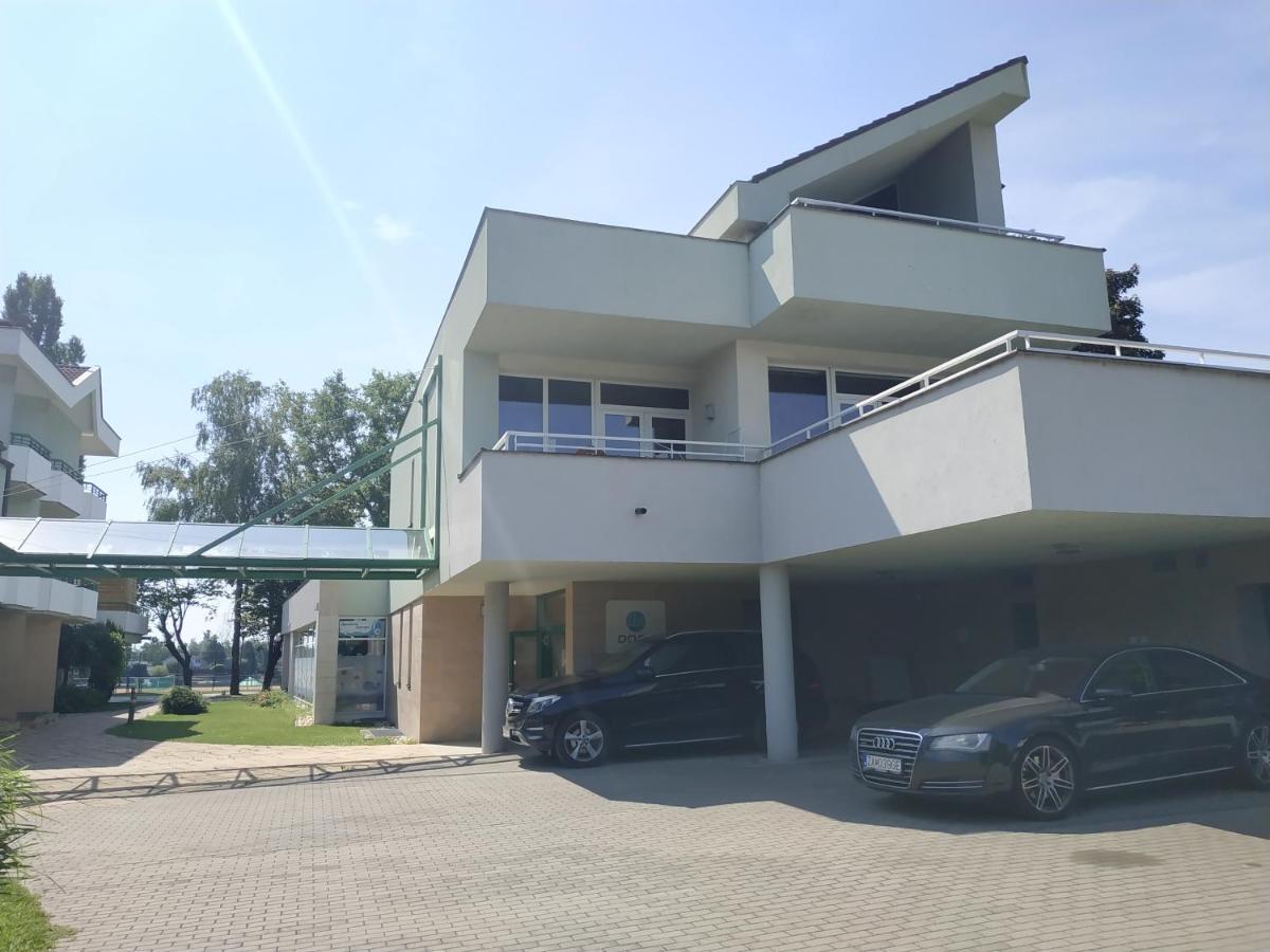 Apartmany Puerto Сенец Экстерьер фото